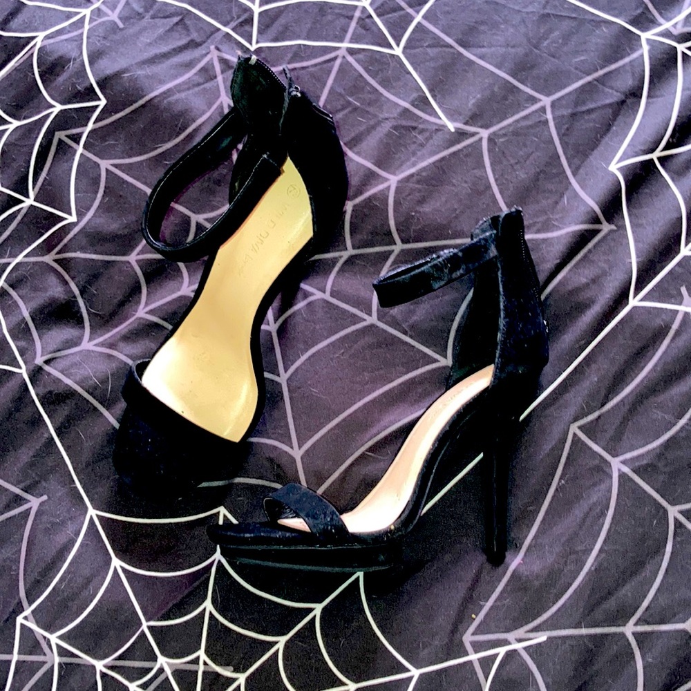 Prom shoes
